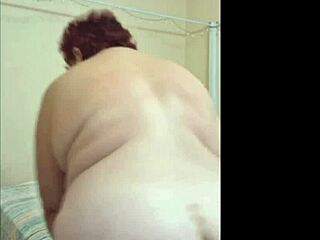 Chubby wife fingers fat pussy solo