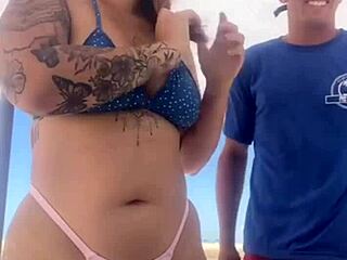 Quase Transamos Na Praia Lotada Com Pussy Flashing