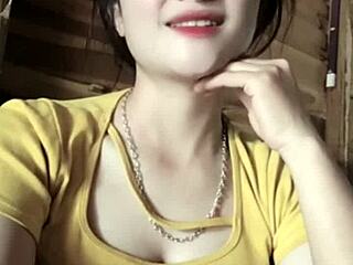 Hey this vietnamese girl from music videos looks so sexy right