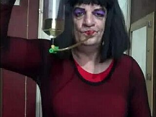 Bisexual Crossdresser Fills Himself Deep