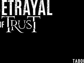 Teen Paige Owens fucks Whitney Wright's trimmed pussy with big blue dildo