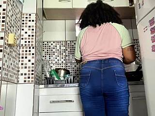 hey curvy brunette ebony farting loud in tight jeans while washing dishes at home