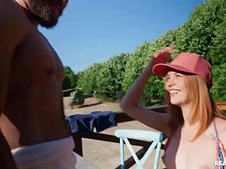 Risky Stranger Fuck Cums Outside!