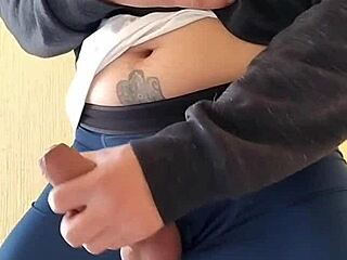 quieres masturbar esta enorme polla gorda?