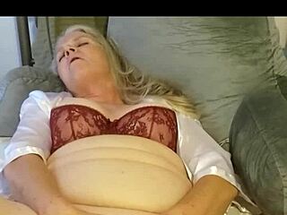 Hot BBW Mature Milf Pounds Her Fat Pussy on Giant Dildo