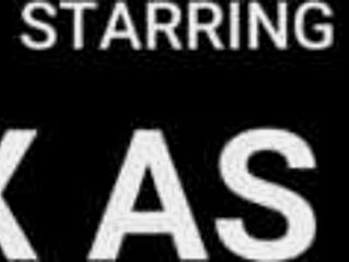 Does Supergirl Succumb To Poison Ivy's Wet Lesbian Strapon Seduction?