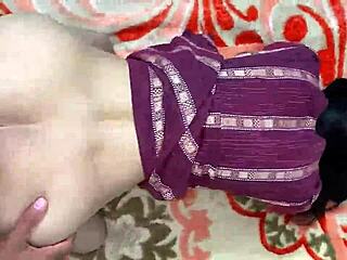 ترجيت الملاك بمص عميق مبلل عشان أفضل في الشقة