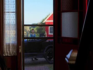 Pearl rides espantalho's thick cock hard?