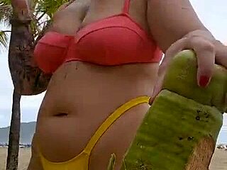 beach exhibitionist flashes huge shaved pussy begging for attention