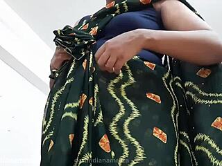 Desi Cute Indian Bhabhi Sizzles In Dark Green Saree