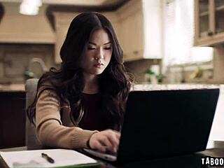 Lulu Chu and Slimthick Vic's sexy interracial lesbian hairy lick fest