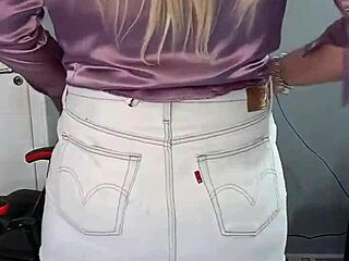 Sexy Curves Shine Bright