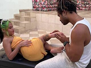 i let my boyfriend fuck my feet until he cums all over them