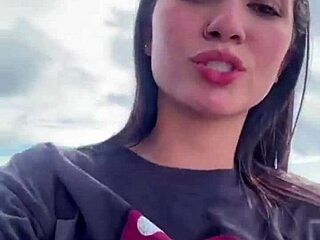 that 18yo sent her cuckold husband videos of her tight pussy masturbation outdoors