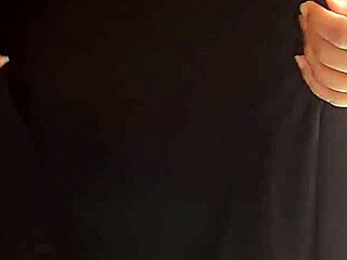 madura latina flashing her huge natural tits... mi mujer tetona!