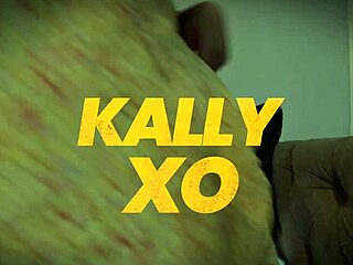 Hey Kallyxo rates your dick in custom vid
