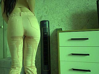 ever seen a sexy amateur pee desperately in tight jeans panties?