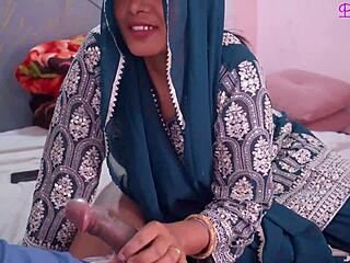 Dick Flash Makes Indian Bhabhi Stepsis Suck Cum