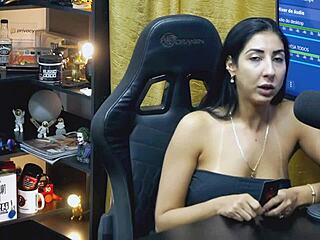 Ruan Shows Cock To Renatinha Mello - She Loves It, Do They Hook Up?