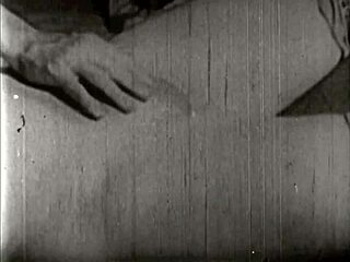 i love these antique erotic vibes from vintage retro art scenes