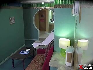 部下の妻、美乳が揺れるラブホ不倫セックス...君もこんな妻とやりたい？