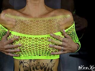 BIG TITS OILED TITTYFUCK POV HANDJOB CUMSHOT CLOSE-UP