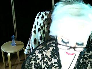 A nervous ukrainian webcam bride marries moscow composer for rough sex.