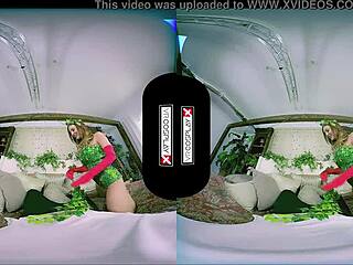 Poison Ivy XXX Cosplay VR - Evil Redhead's Pussy Gets Garage-Smashed Hardcore!