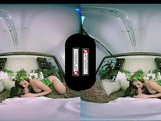 Poison Ivy XXX Cosplay VR - Evil Redhead's Pussy Gets Garage-Smashed Hardcore!