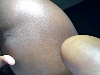 i flash my huge tits big ass and finger this wet milf pussy