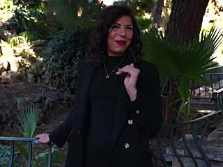 Gwen's Petite French Milf Ass Craves Anal in Lingerie