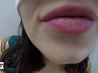 Sexy santa deepthroats huge cock swallows christmas cum