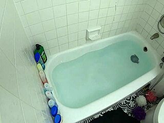 candy cruise soaks the bathtub in wild skinny action