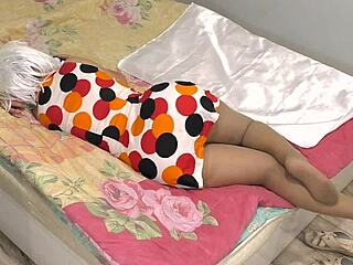 Old milf's sexy ass spreads wide around thick cock