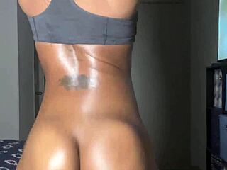 FAT BOOTY COLLEGE GIRL TWERKS WILD!