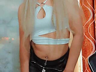 Rica Transexual Jerks Crossdressed Cock Super Hard