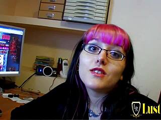 crazy teen ginger roze squirt from fingering and ass fuck?