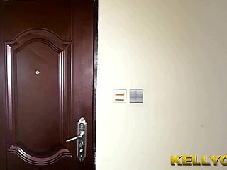 chubby boss bbw squirts hard from elephant cock pounding