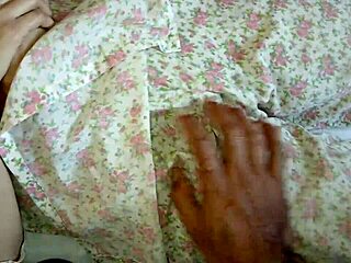 Nani, Spread Legs for Chut Fuck in Anal Granny Style?