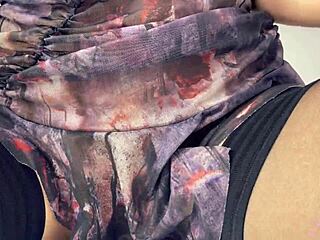 油滑辣妹撸我巨屌射满翘奶POV