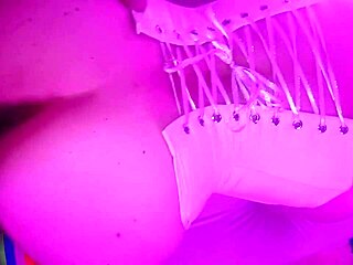 wait this bar waitress loves raw fucks from foreigners her huge latina ass begs for it in nyc