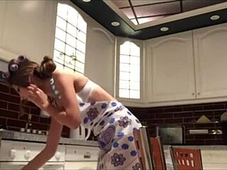 what secrets does this 18 19 yo webcam babe reveal on camtokenxxx?