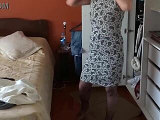 i lift my dress for stepson so he jerks off and cums on mommy