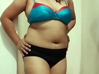 chubby filipina fucks realistic dildo till squirting orgasm