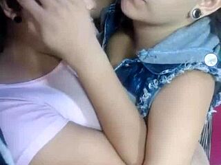 i crave those lesbianitas ricas kisses and licks so bad