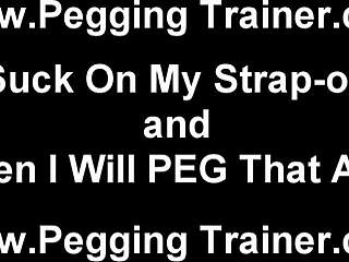 bet you're hiding that bisexual strapon fantasy deep down 😉🍑