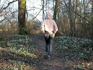 Kinky European babes stroke cocks for massive feet cumshot explosion