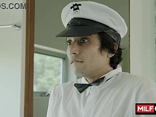 Hot Big Ass Brunette With Amazing Naturals Seduces Friend For Bathtub Fuck!