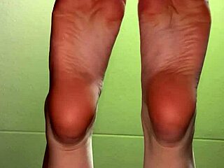 wanna pay to see my white girl socks and toes up close?