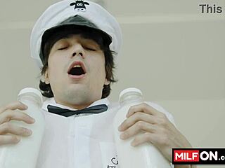 Hot Big Ass Brunette With Amazing Naturals Seduces Friend For Bathtub Fuck!